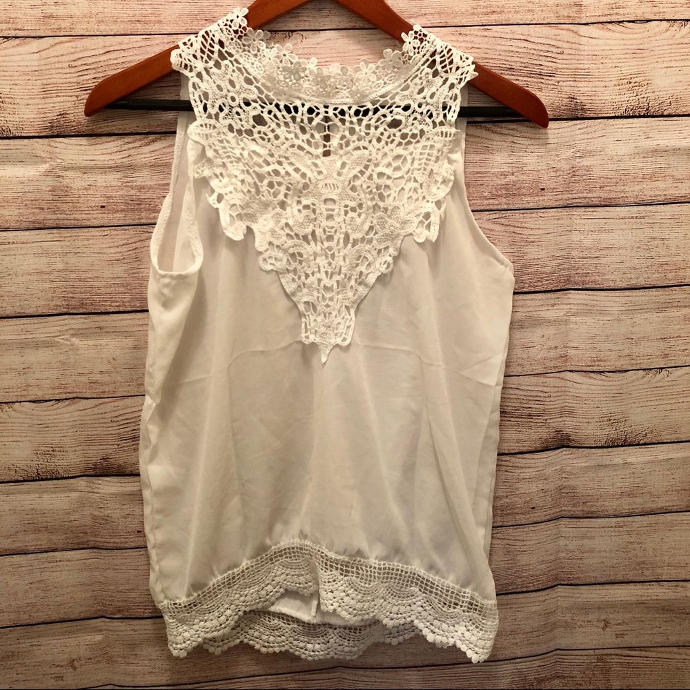 Gorgeous lace white sleeveless tank top medium